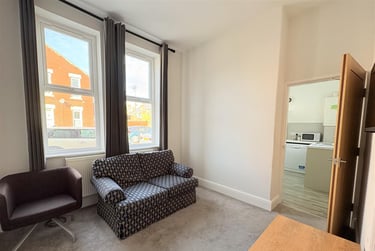3 bed flat, Whitefield Terrace, Heaton, Newcastle, NE65DT - Image 3